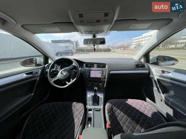 Белый Фольксваген e-Golf, объемом двигателя 0 л и пробегом 130 тыс. км за 10400 $, фото 36 на Automoto.ua