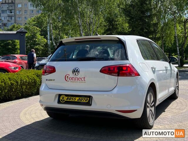 Белый Фольксваген e-Golf, объемом двигателя 24 л и пробегом 77 тыс. км за 10999 $, фото 6 на Automoto.ua