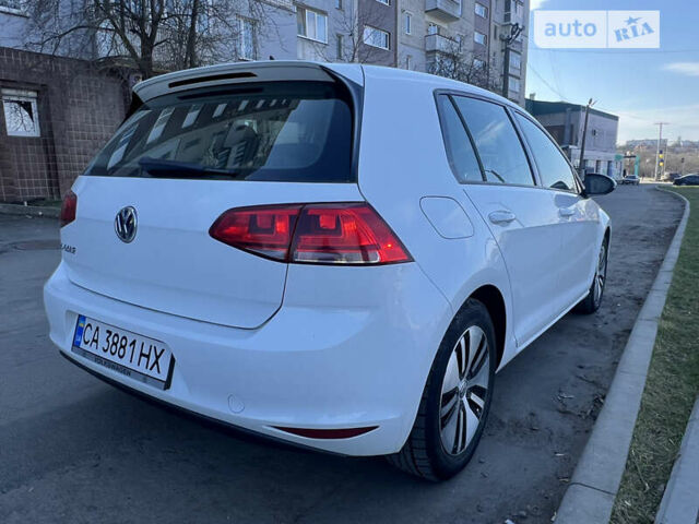 Белый Фольксваген e-Golf, объемом двигателя 0 л и пробегом 49 тыс. км за 11900 $, фото 4 на Automoto.ua