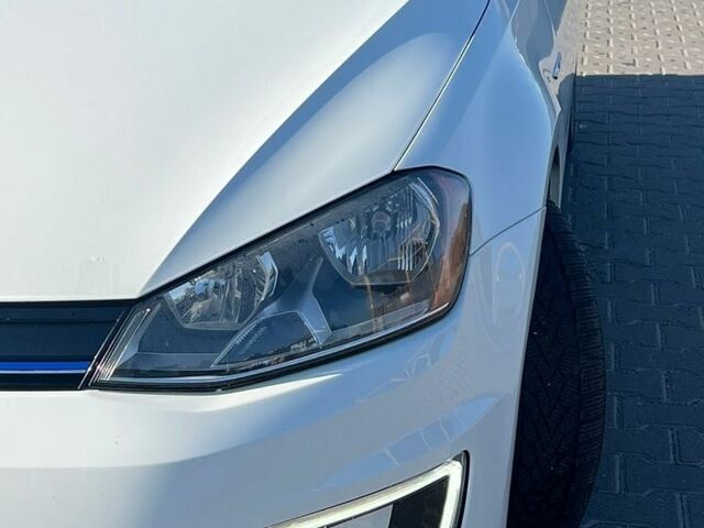 Білий Фольксваген e-Golf, об'ємом двигуна 0 л та пробігом 152 тис. км за 8500 $, фото 12 на Automoto.ua