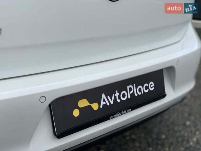 Белый Фольксваген e-Golf, объемом двигателя 0 л и пробегом 132 тыс. км за 9500 $, фото 67 на Automoto.ua