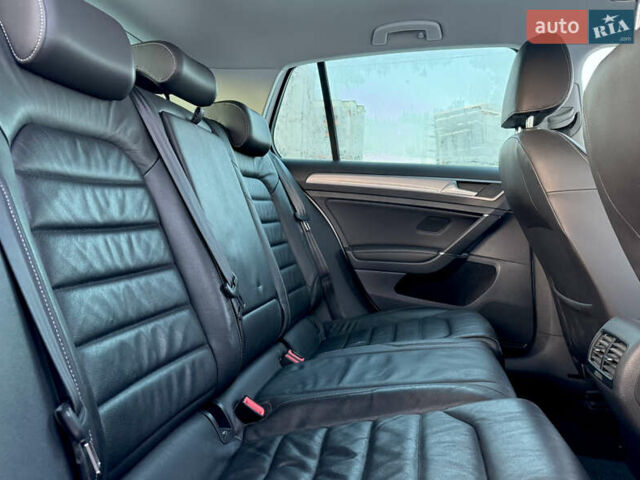 Білий Фольксваген e-Golf, об'ємом двигуна 0 л та пробігом 114 тис. км за 8700 $, фото 13 на Automoto.ua