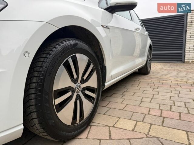 Білий Фольксваген e-Golf, об'ємом двигуна 0 л та пробігом 34 тис. км за 10999 $, фото 2 на Automoto.ua
