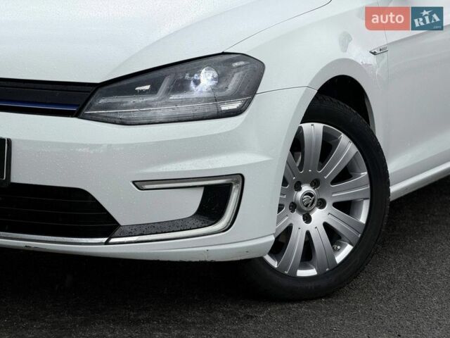Білий Фольксваген e-Golf, об'ємом двигуна 0 л та пробігом 137 тис. км за 9500 $, фото 2 на Automoto.ua