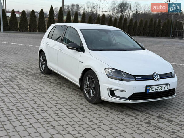 Білий Фольксваген e-Golf, об'ємом двигуна 0 л та пробігом 96 тис. км за 8900 $, фото 10 на Automoto.ua