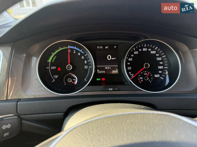 Белый Фольксваген e-Golf, объемом двигателя 0 л и пробегом 132 тыс. км за 10500 $, фото 10 на Automoto.ua