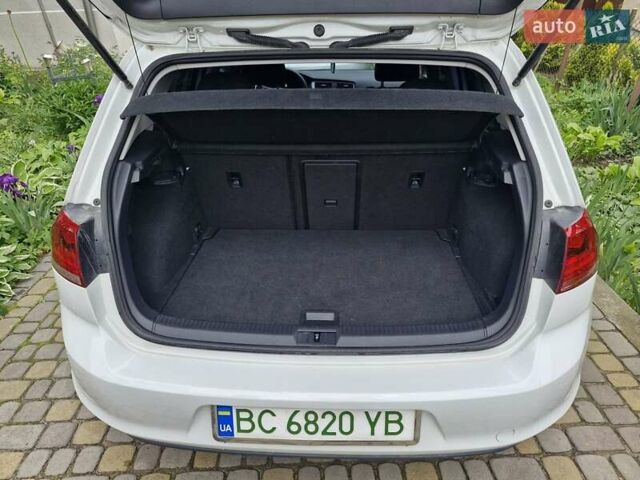 Белый Фольксваген e-Golf, объемом двигателя 0 л и пробегом 95 тыс. км за 8500 $, фото 13 на Automoto.ua