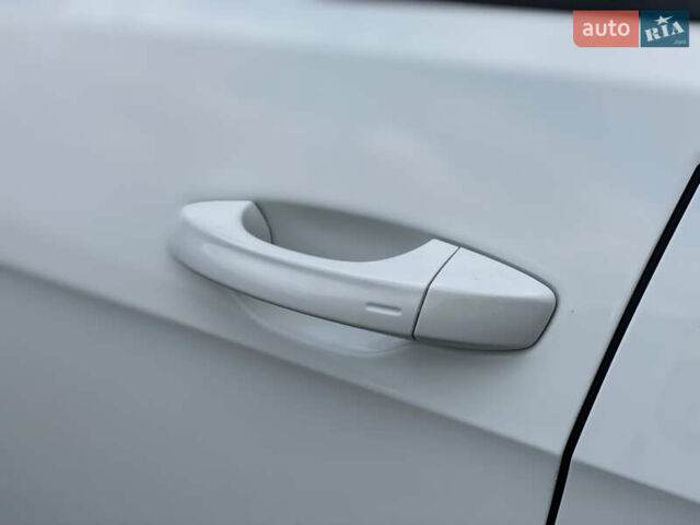 Белый Фольксваген e-Golf, объемом двигателя 0 л и пробегом 132 тыс. км за 9500 $, фото 64 на Automoto.ua