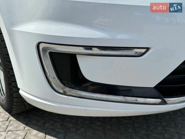 Білий Фольксваген e-Golf, об'ємом двигуна 0 л та пробігом 88 тис. км за 12000 $, фото 21 на Automoto.ua