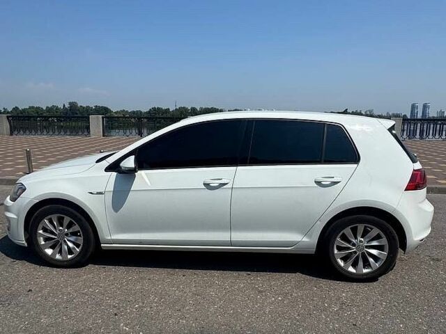 Белый Фольксваген e-Golf, объемом двигателя 0 л и пробегом 89 тыс. км за 9500 $, фото 3 на Automoto.ua