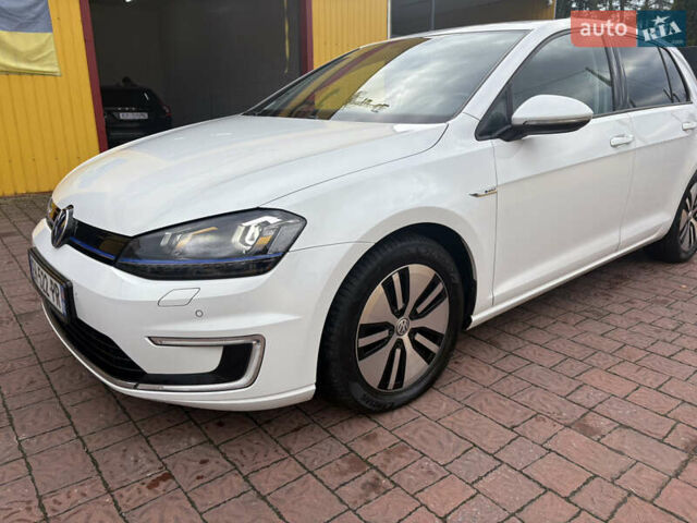 Белый Фольксваген e-Golf, объемом двигателя 0 л и пробегом 110 тыс. км за 8800 $, фото 2 на Automoto.ua