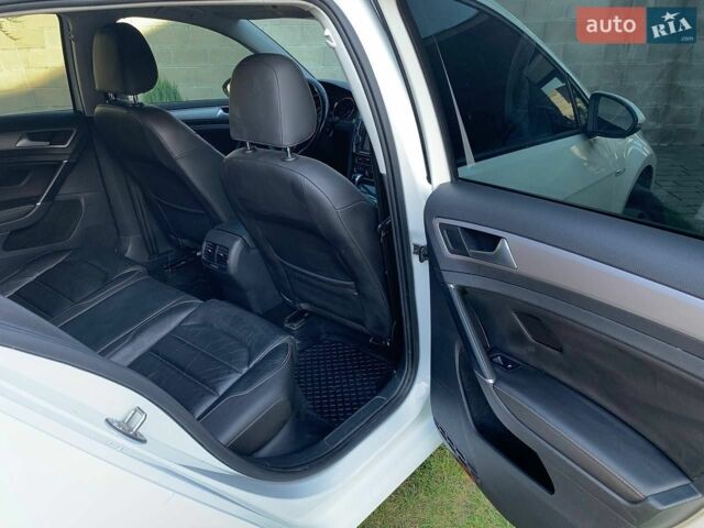 Белый Фольксваген e-Golf, объемом двигателя 0 л и пробегом 104 тыс. км за 9500 $, фото 16 на Automoto.ua