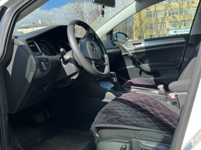 Белый Фольксваген e-Golf, объемом двигателя 0 л и пробегом 130 тыс. км за 10400 $, фото 40 на Automoto.ua