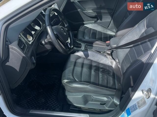 Белый Фольксваген e-Golf, объемом двигателя 0 л и пробегом 149 тыс. км за 8500 $, фото 6 на Automoto.ua