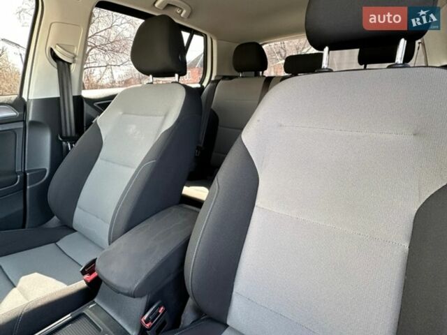 Білий Фольксваген e-Golf, об'ємом двигуна 0 л та пробігом 88 тис. км за 12000 $, фото 11 на Automoto.ua