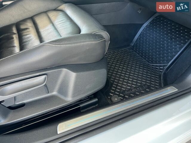 Білий Фольксваген e-Golf, об'ємом двигуна 0 л та пробігом 110 тис. км за 9800 $, фото 14 на Automoto.ua