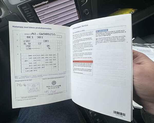 Белый Фольксваген e-Golf, объемом двигателя 0 л и пробегом 110 тыс. км за 8800 $, фото 12 на Automoto.ua