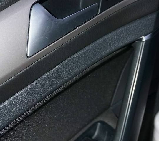 Белый Фольксваген e-Golf, объемом двигателя 0 л и пробегом 151 тыс. км за 8800 $, фото 7 на Automoto.ua