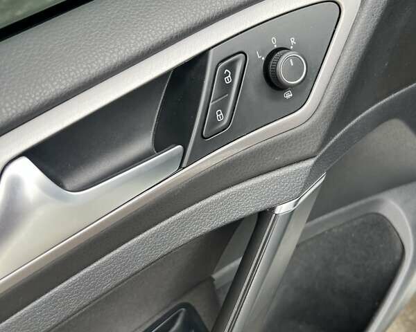 Білий Фольксваген e-Golf, об'ємом двигуна 0 л та пробігом 103 тис. км за 8200 $, фото 8 на Automoto.ua