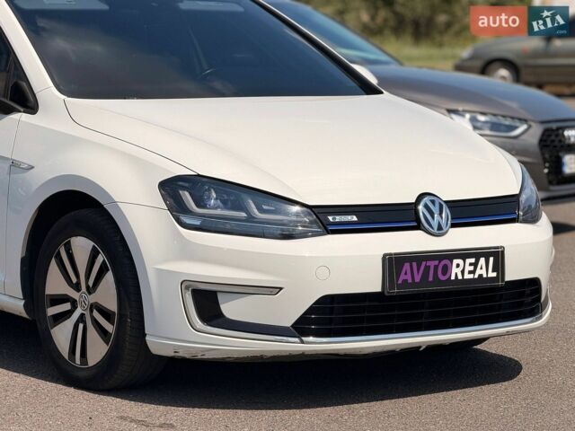 Білий Фольксваген e-Golf, об'ємом двигуна 0 л та пробігом 143 тис. км за 9800 $, фото 13 на Automoto.ua