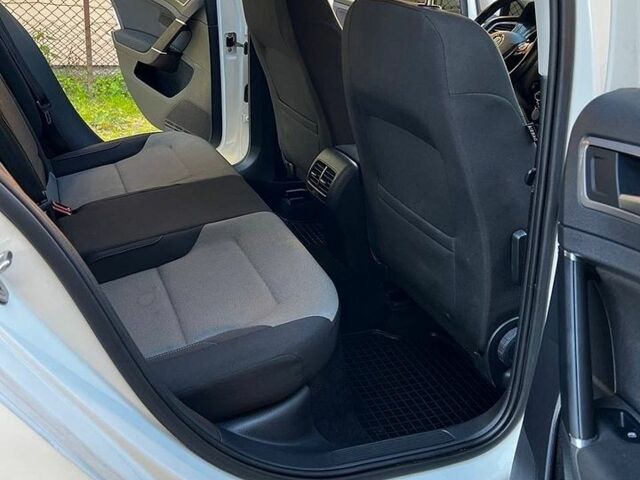 Белый Фольксваген e-Golf, объемом двигателя 0 л и пробегом 95 тыс. км за 8300 $, фото 26 на Automoto.ua