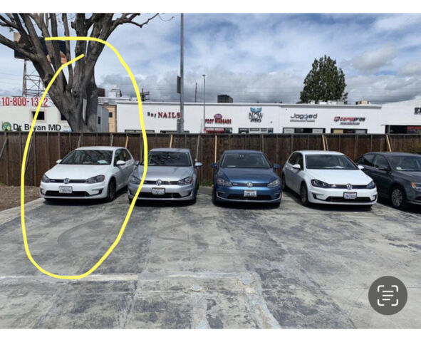 Белый Фольксваген e-Golf, объемом двигателя 0 л и пробегом 130 тыс. км за 10400 $, фото 73 на Automoto.ua