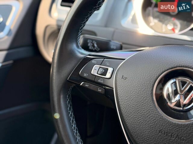 Білий Фольксваген e-Golf, об'ємом двигуна 0 л та пробігом 143 тис. км за 9800 $, фото 60 на Automoto.ua