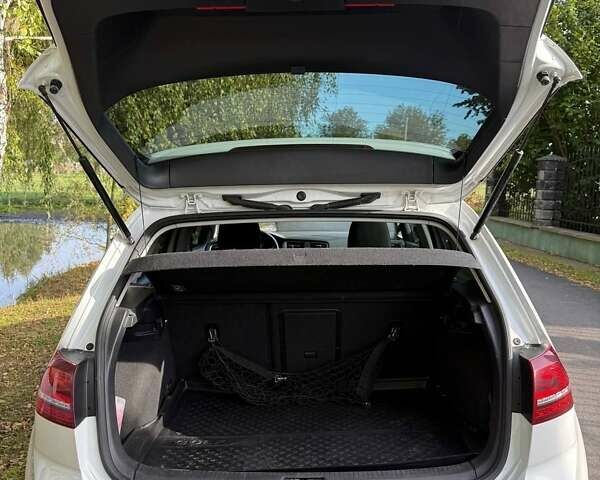 Белый Фольксваген e-Golf, объемом двигателя 0 л и пробегом 140 тыс. км за 9450 $, фото 21 на Automoto.ua