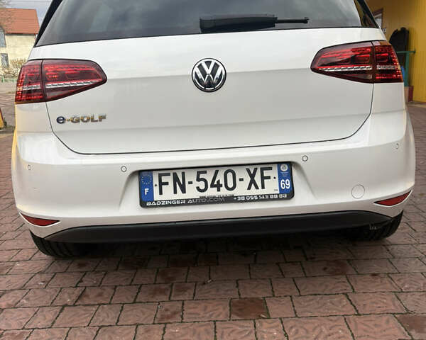 Белый Фольксваген e-Golf, объемом двигателя 0 л и пробегом 110 тыс. км за 8800 $, фото 25 на Automoto.ua
