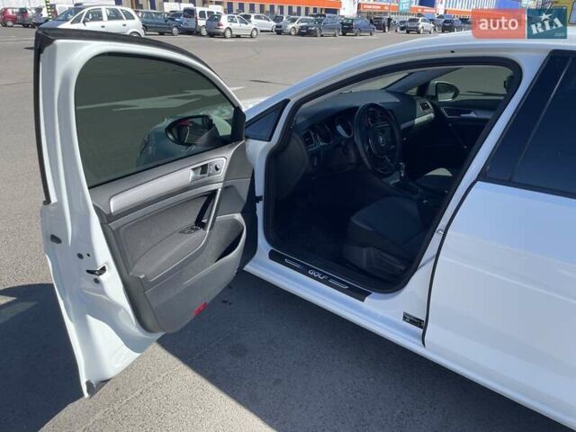 Белый Фольксваген e-Golf, объемом двигателя 0 л и пробегом 119 тыс. км за 8600 $, фото 21 на Automoto.ua