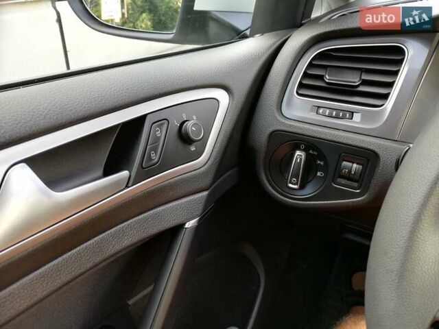 Білий Фольксваген e-Golf, об'ємом двигуна 0 л та пробігом 93 тис. км за 9100 $, фото 8 на Automoto.ua