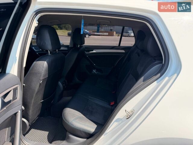 Білий Фольксваген e-Golf, об'ємом двигуна 0 л та пробігом 143 тис. км за 9800 $, фото 48 на Automoto.ua