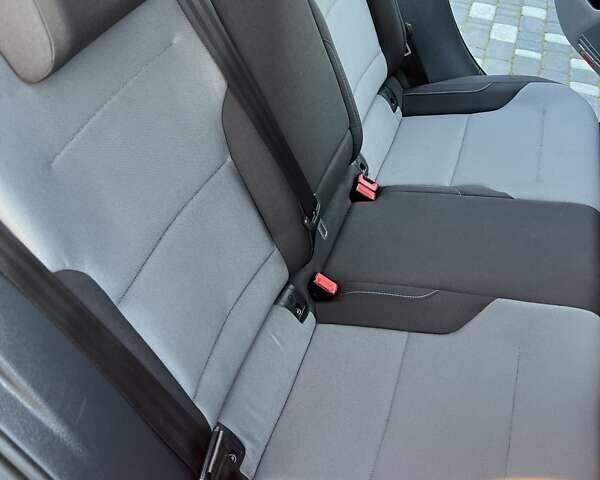 Белый Фольксваген e-Golf, объемом двигателя 0 л и пробегом 73 тыс. км за 10000 $, фото 6 на Automoto.ua