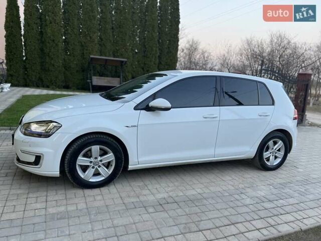 Белый Фольксваген e-Golf, объемом двигателя 0 л и пробегом 120 тыс. км за 11000 $, фото 1 на Automoto.ua