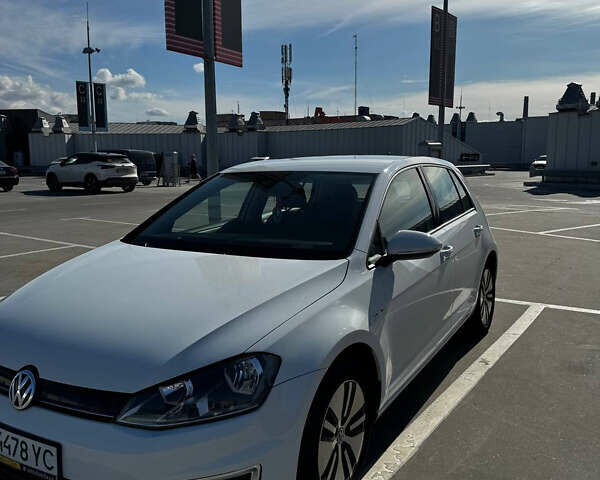 Белый Фольксваген e-Golf, объемом двигателя 0 л и пробегом 88 тыс. км за 8500 $, фото 2 на Automoto.ua