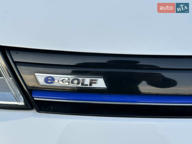 Белый Фольксваген e-Golf, объемом двигателя 0 л и пробегом 92 тыс. км за 7999 $, фото 22 на Automoto.ua