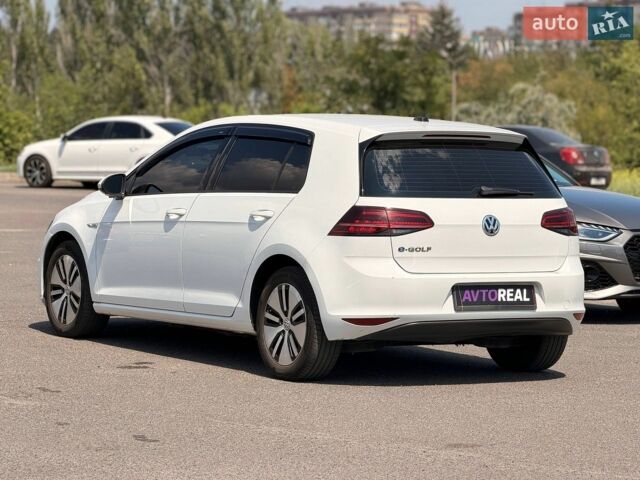Білий Фольксваген e-Golf, об'ємом двигуна 0 л та пробігом 143 тис. км за 9800 $, фото 24 на Automoto.ua
