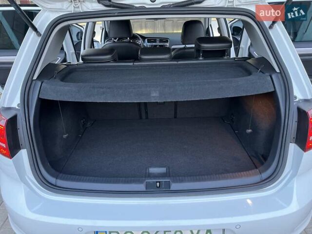 Белый Фольксваген e-Golf, объемом двигателя 0 л и пробегом 120 тыс. км за 11000 $, фото 11 на Automoto.ua