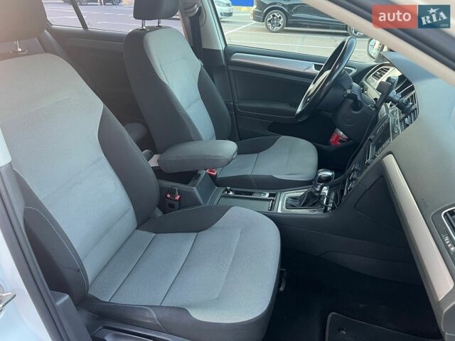Білий Фольксваген e-Golf, об'ємом двигуна 0 л та пробігом 150 тис. км за 9100 $, фото 4 на Automoto.ua