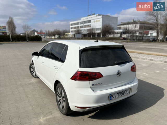 Белый Фольксваген e-Golf, объемом двигателя 0 л и пробегом 130 тыс. км за 10400 $, фото 22 на Automoto.ua