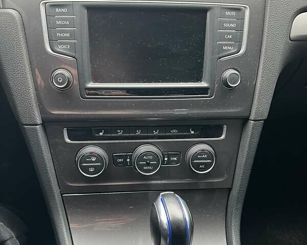 Білий Фольксваген e-Golf, об'ємом двигуна 0 л та пробігом 103 тис. км за 8900 $, фото 9 на Automoto.ua