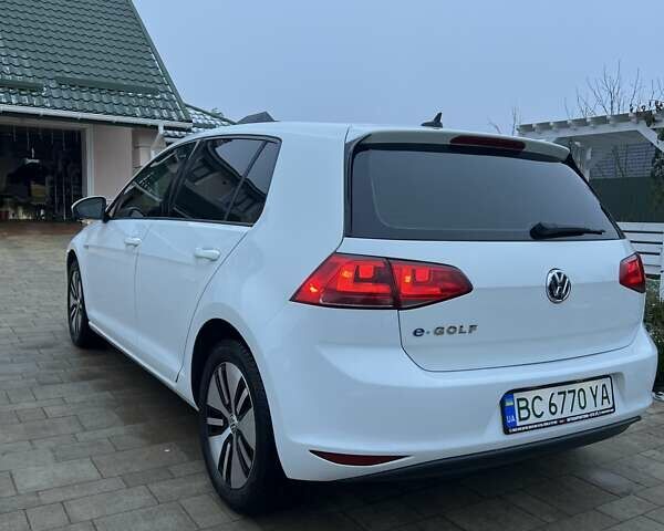 Белый Фольксваген e-Golf, объемом двигателя 0 л и пробегом 93 тыс. км за 8000 $, фото 5 на Automoto.ua