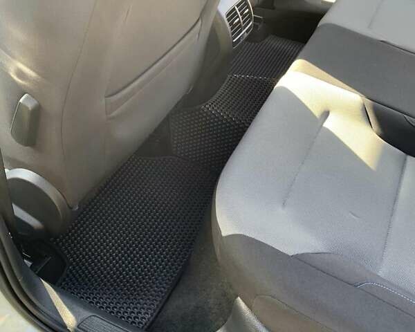 Белый Фольксваген e-Golf, объемом двигателя 0 л и пробегом 82 тыс. км за 10300 $, фото 13 на Automoto.ua