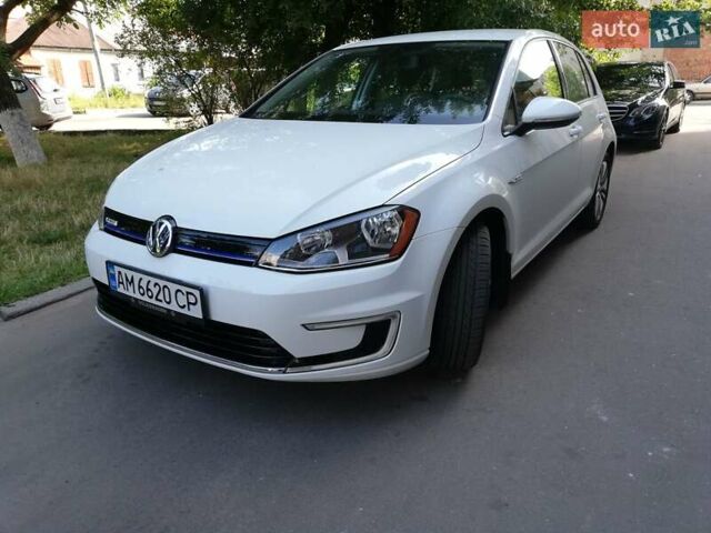 Білий Фольксваген e-Golf, об'ємом двигуна 0 л та пробігом 93 тис. км за 9100 $, фото 10 на Automoto.ua