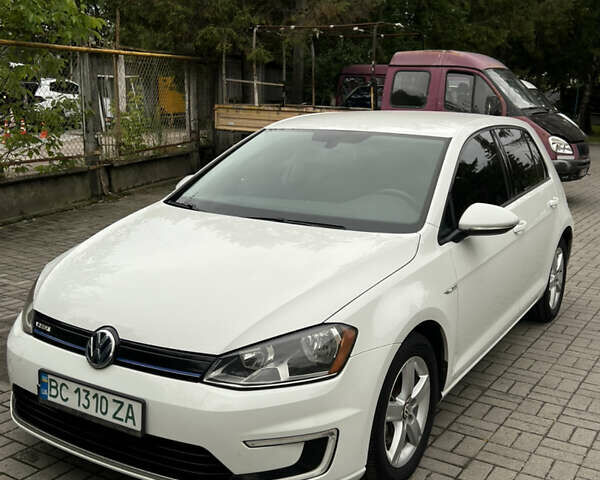 Белый Фольксваген e-Golf, объемом двигателя 0 л и пробегом 166 тыс. км за 7600 $, фото 1 на Automoto.ua