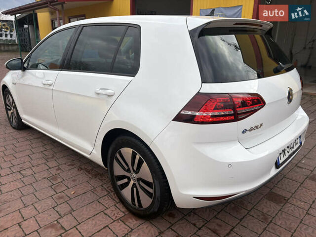 Белый Фольксваген e-Golf, объемом двигателя 0 л и пробегом 110 тыс. км за 8800 $, фото 28 на Automoto.ua