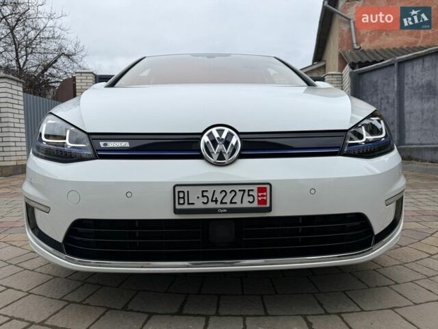 Білий Фольксваген e-Golf, об'ємом двигуна 0 л та пробігом 34 тис. км за 10999 $, фото 8 на Automoto.ua