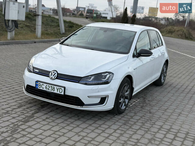 Білий Фольксваген e-Golf, об'ємом двигуна 0 л та пробігом 96 тис. км за 8900 $, фото 13 на Automoto.ua