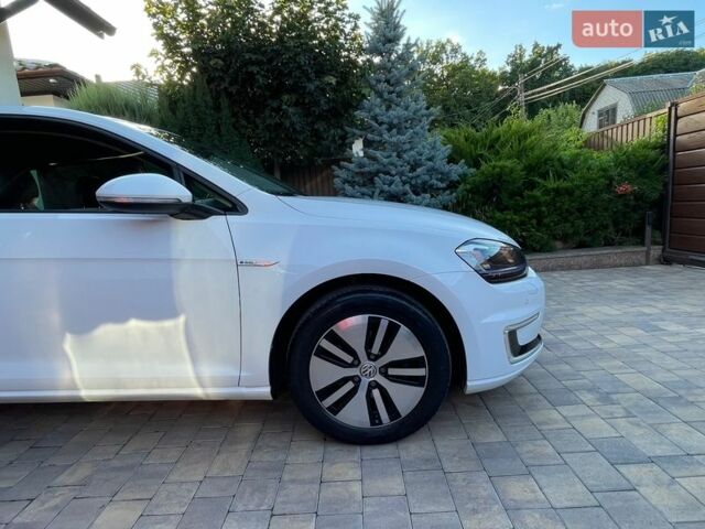 Білий Фольксваген e-Golf, об'ємом двигуна 0 л та пробігом 166 тис. км за 8800 $, фото 23 на Automoto.ua