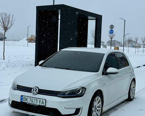 Білий Фольксваген e-Golf, об'ємом двигуна 0 л та пробігом 145 тис. км за 9300 $, фото 1 на Automoto.ua